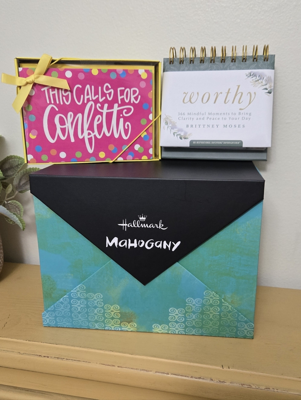 DaySpring/Hallmark Bundle Set. Organizing Box, Cards, & Calendar. New.